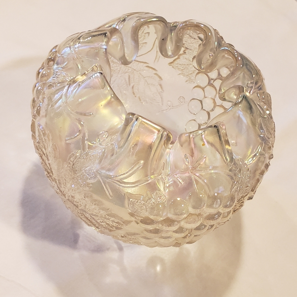 Beautiful Dugan Vintage Iridescent Footed Grapes & Leaves Rose Bowl